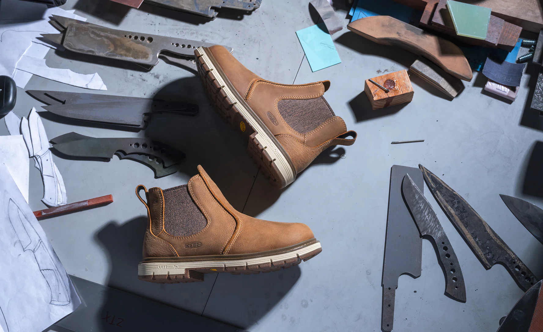Lightweight women’s pull-on work boot